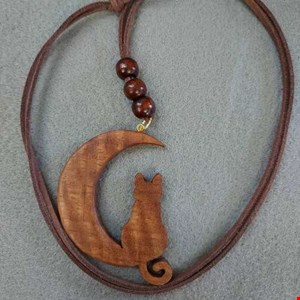 گردن آویز و رومانتویی چوبی طرح گربه و ماه