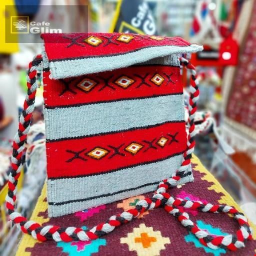 کیف گلیم دست بافت طرح شنل قرمزی کد 1158