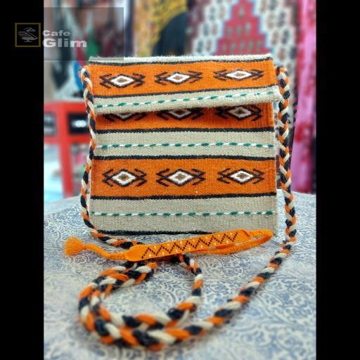 کیف گلیم دست بافت طرح ریما کد 1282 همراه با دستبند ست گلیمی