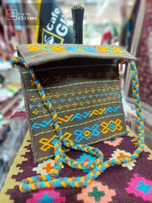 کیف شونی گلیمی دست بافت طرح گلریز کد 1125