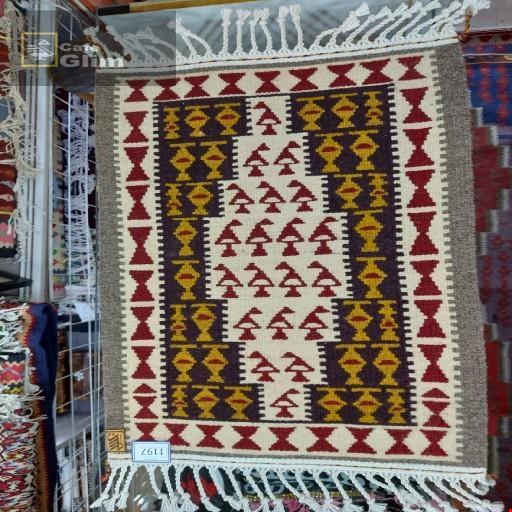 گلیم دست بافت هرسین طرح ملچفته کد 1197